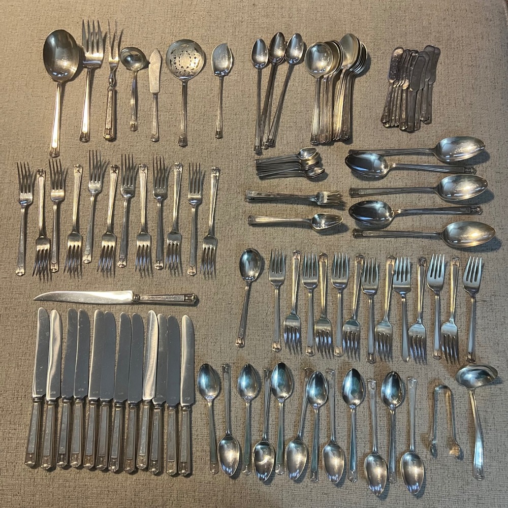 Holmes & Edwards Century 1923 Silverplate Inlaid Flatware 120 Pieces Art Deco